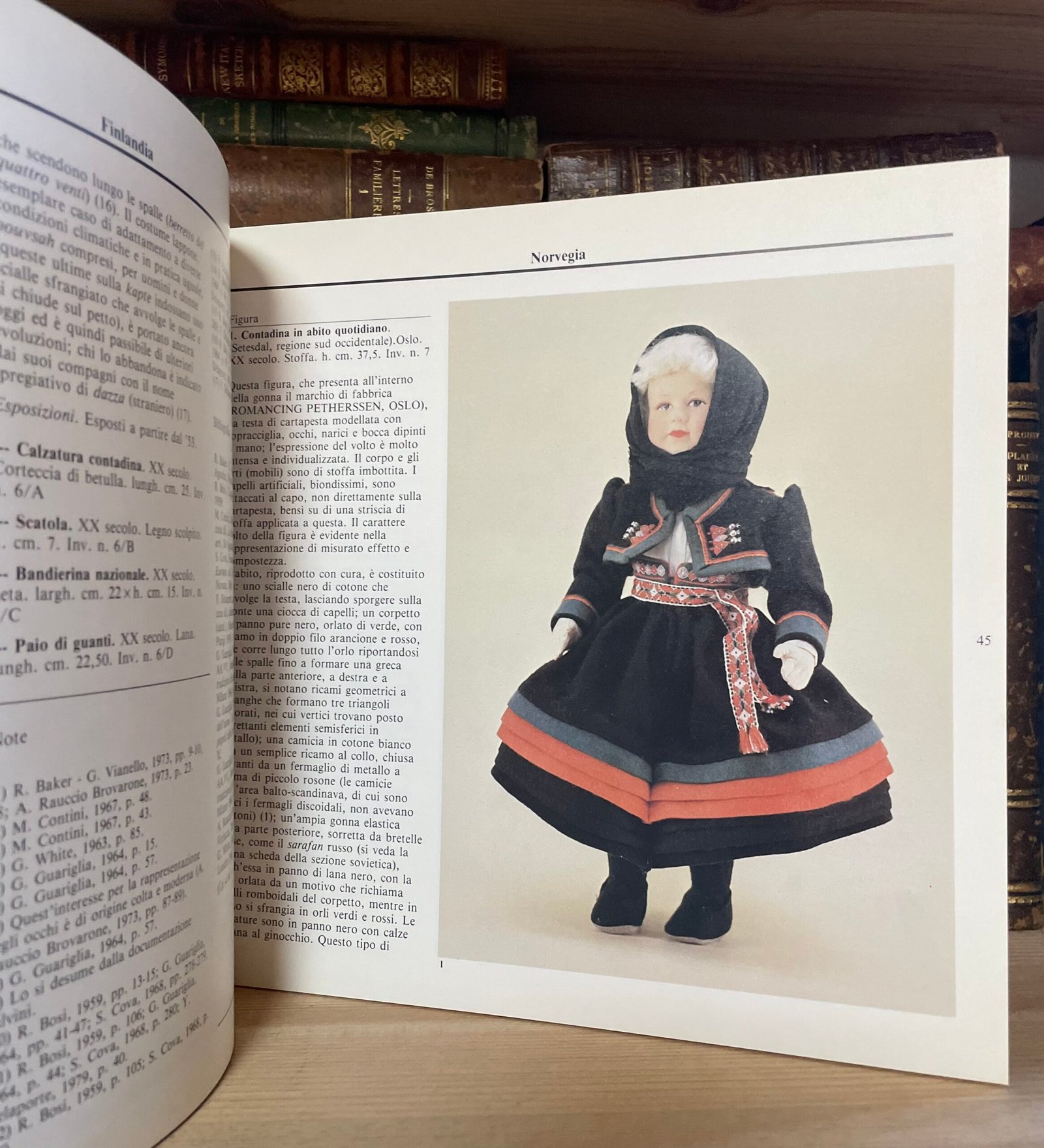 Bambole Tradizioni costumi cultura di popoli Catalogo Roma 1984 - immagine 4