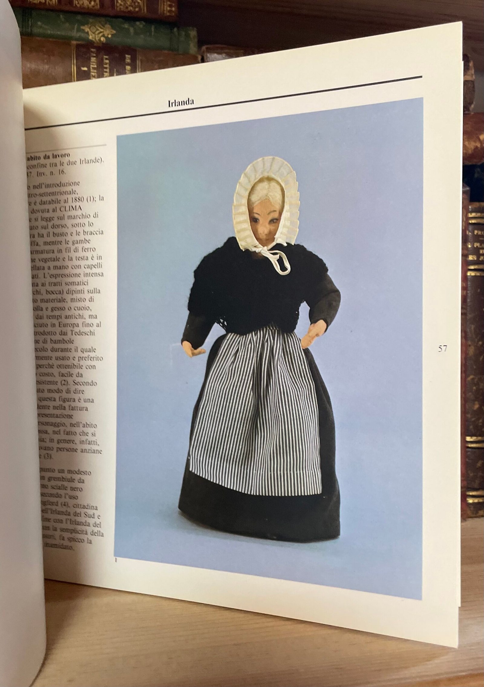 Bambole Tradizioni costumi cultura di popoli Catalogo Roma 1984 - immagine 5