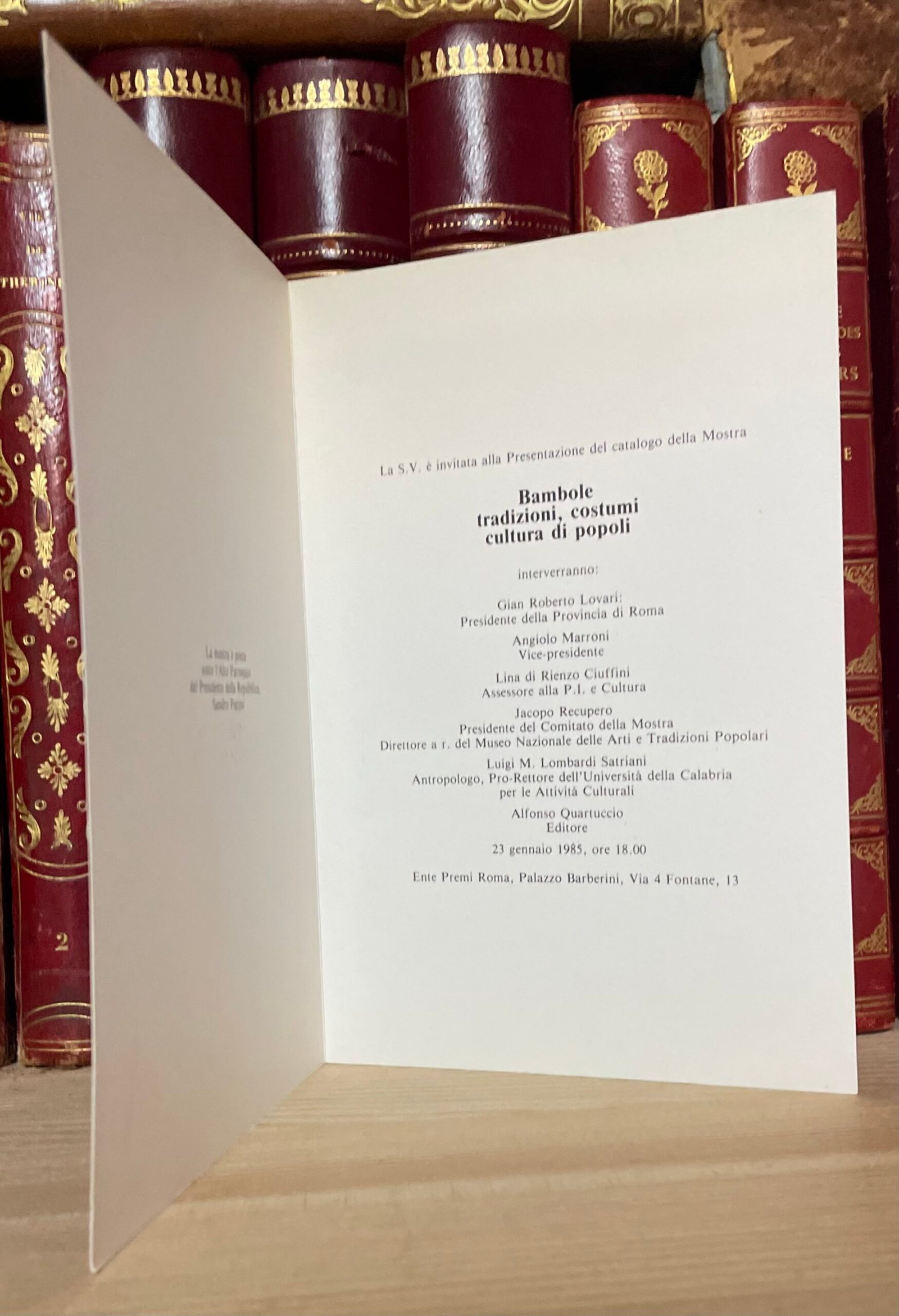Bambole Tradizioni costumi cultura di popoli Catalogo Roma 1984 - immagine 11
