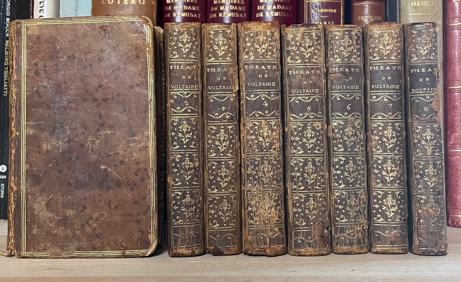 Théatre de Voltaire Augmenté de plusieurs pieces 8 voll. 1782