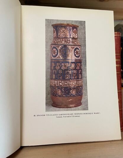 European ceramic art from the end of the Middle Ages to about 1815 Faber & Faber - immagine 8