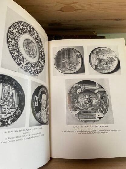 European ceramic art from the end of the Middle Ages to about 1815 Faber & Faber - immagine 16