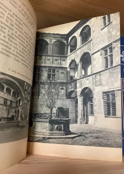 Justin Boson Il Castello di Issogne Istituto Geografico De Agostini Novara 1951 - immagine 5