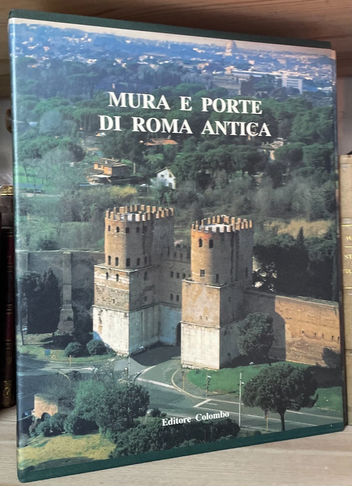 AA.VV. Mura e porte di Roma antica Editore Colombo 1995 - immagine 2