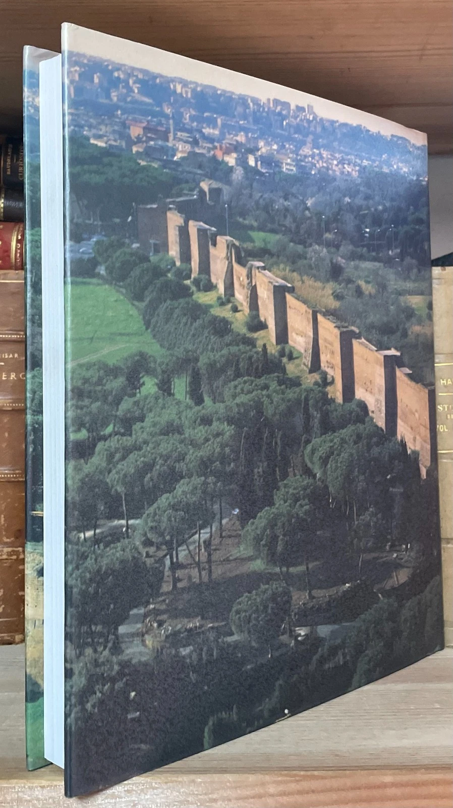 AA.VV. Mura e porte di Roma antica Editore Colombo 1995 - immagine 5