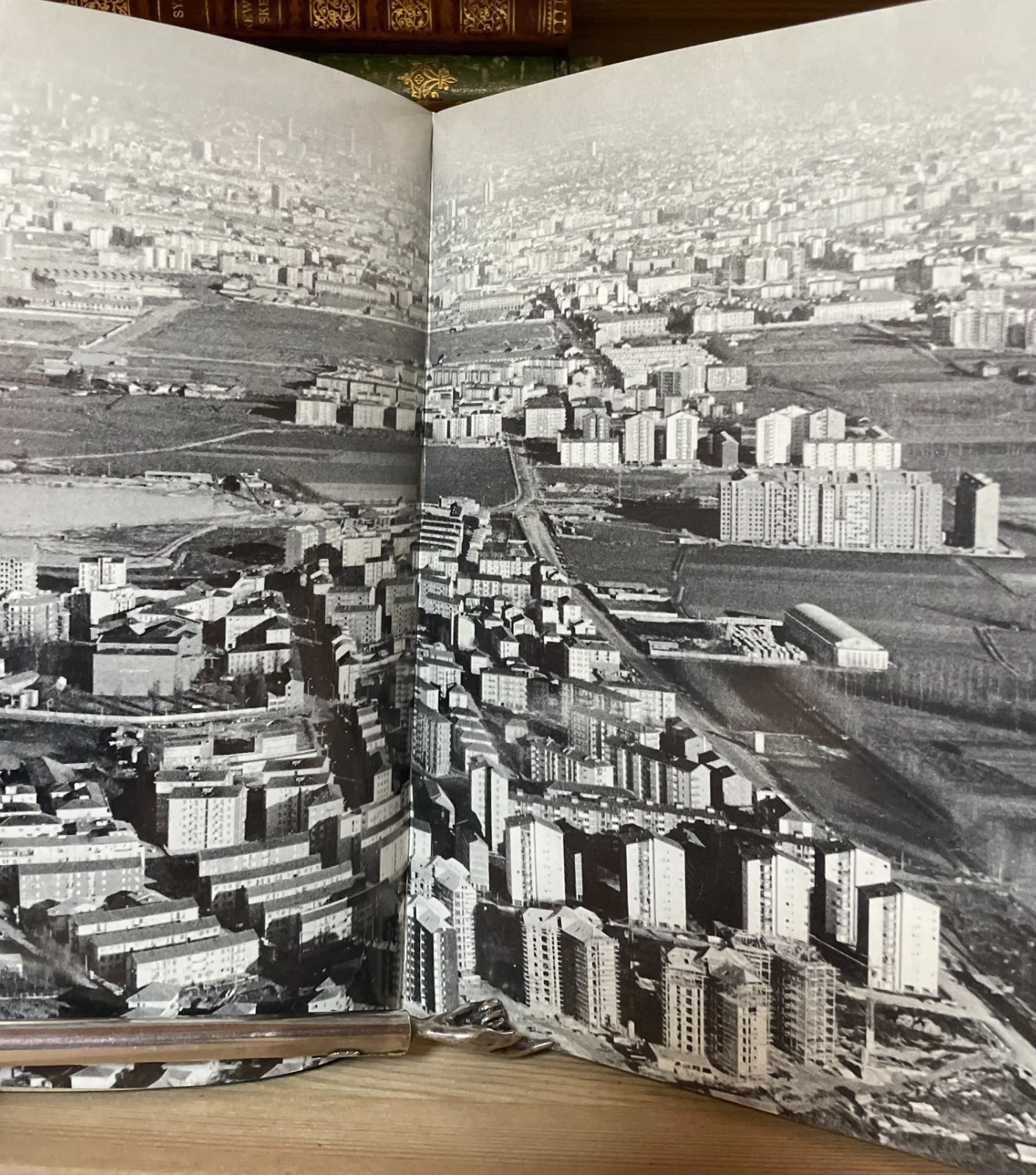 Giorgio Bocca La nuova frontiera di Milano Almanacco Torriani 1965 Ed. numerata - immagine 13