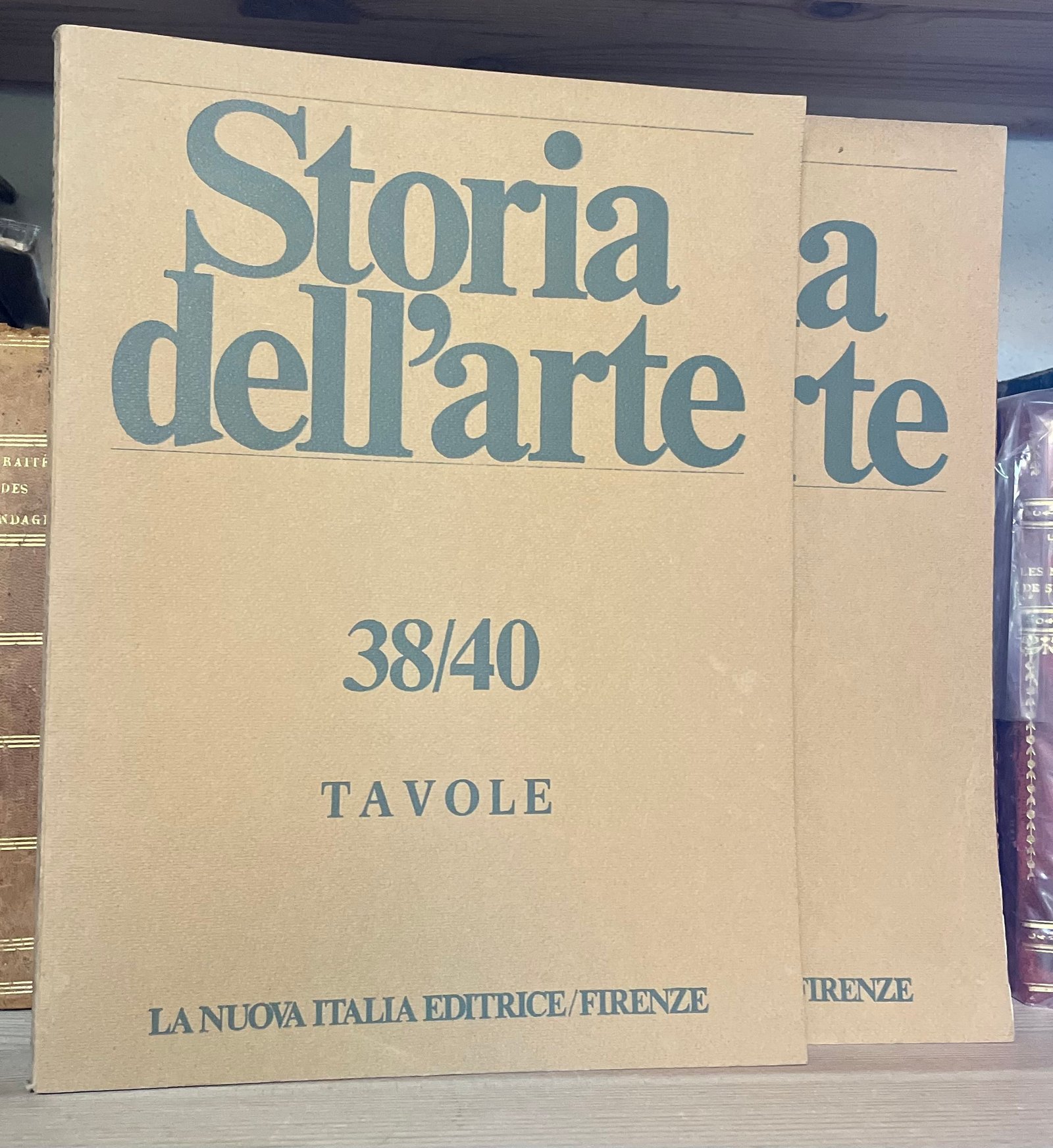 Condividi AA.VV. Storia dell'Arte fascicoli 38-40 La Nuova Italia Editrice 1980 due volumi - immagine 2
